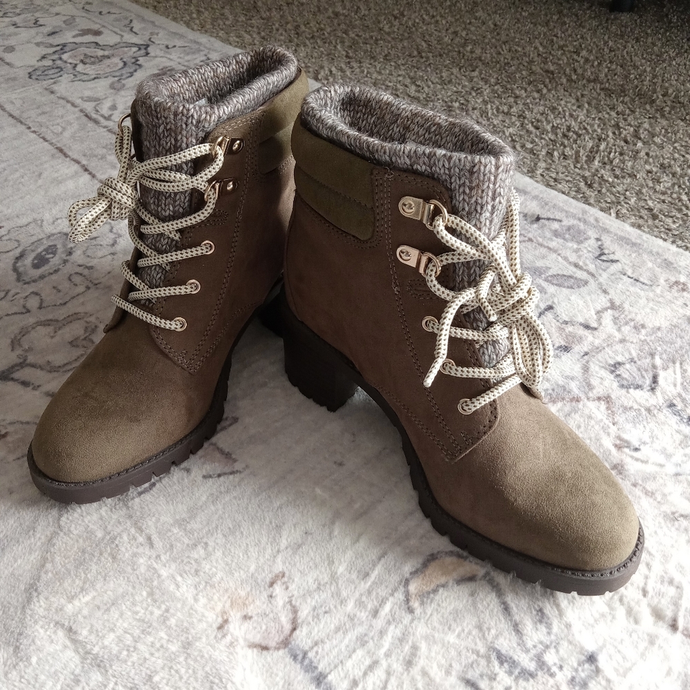 Market & Spruce Olive Lace Up Boots